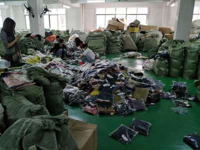 品牌女装折扣店 是旧衣服的新出路，还是服装批发的时尚密码？